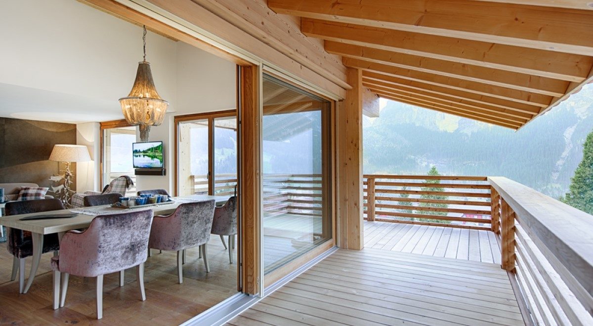 Grindelwald Bergwelt HJK J7 Essen Balkon 20141204